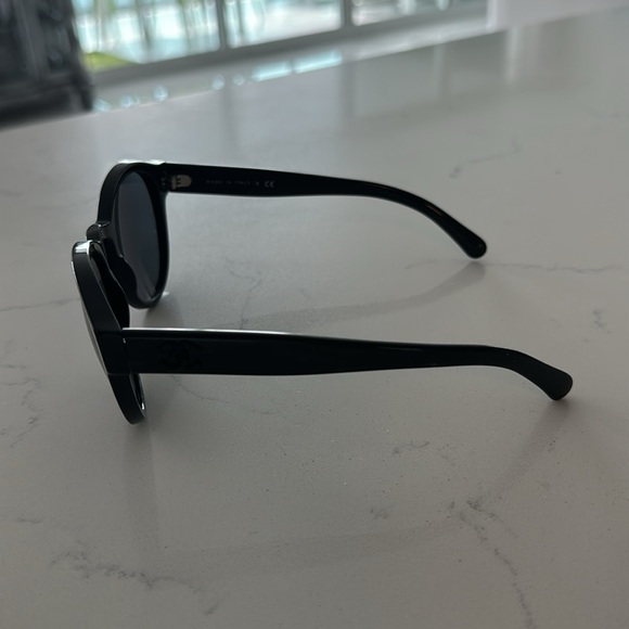 CHANEL CH 5359 501/26 54mm Round Black CC Cocomark Sunglasses Italy - Picture 2 of 5